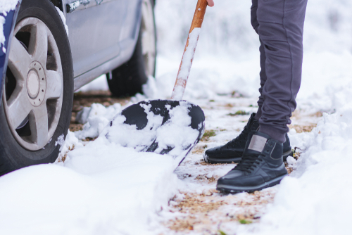 The Best Ways to Clear Snow From the Driveway