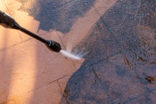 What to Use to Clean the Driveway