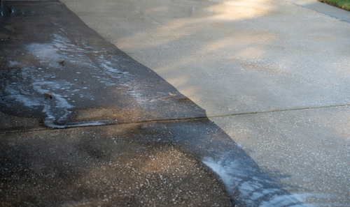 Signs That Your Driveway Needs Pressure Cleaning