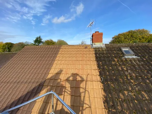 Roof tiles with a cleaned test area